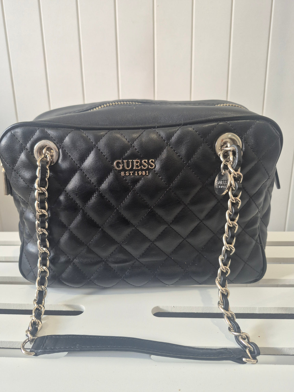 LAT03 - GUESS Shoulder bag Black
