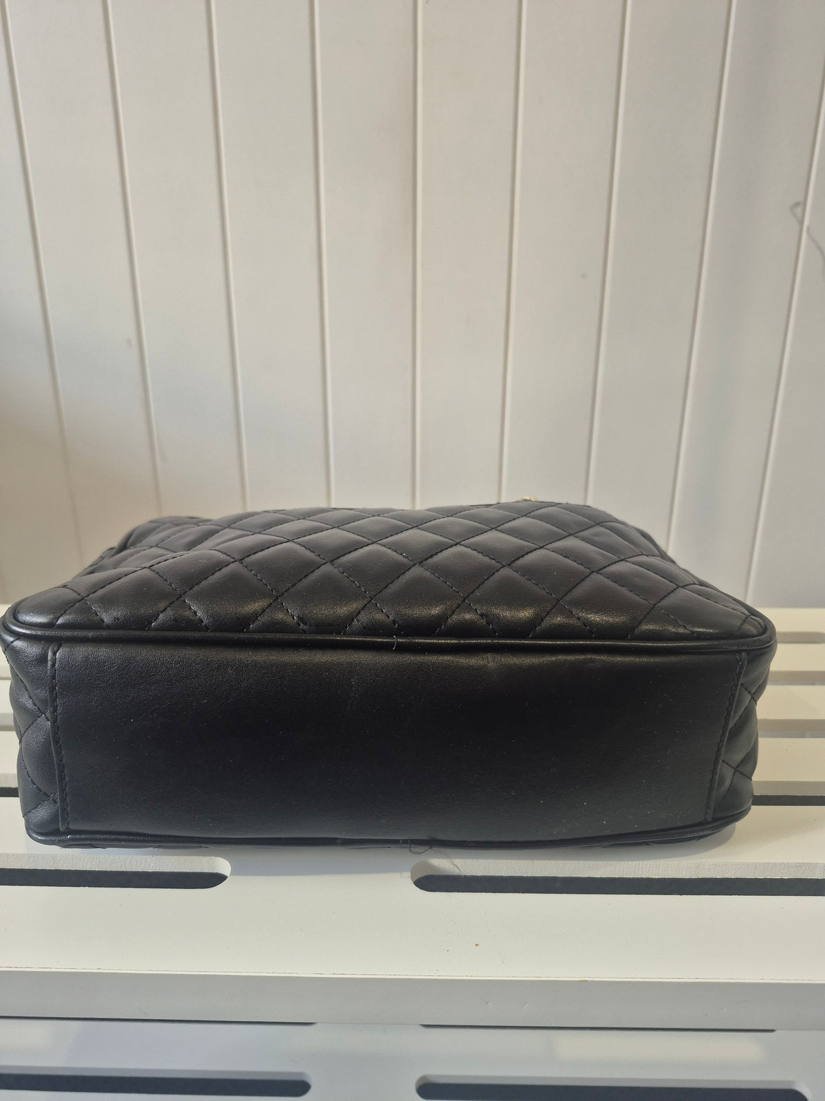 LAT03 - GUESS Shoulder bag Black