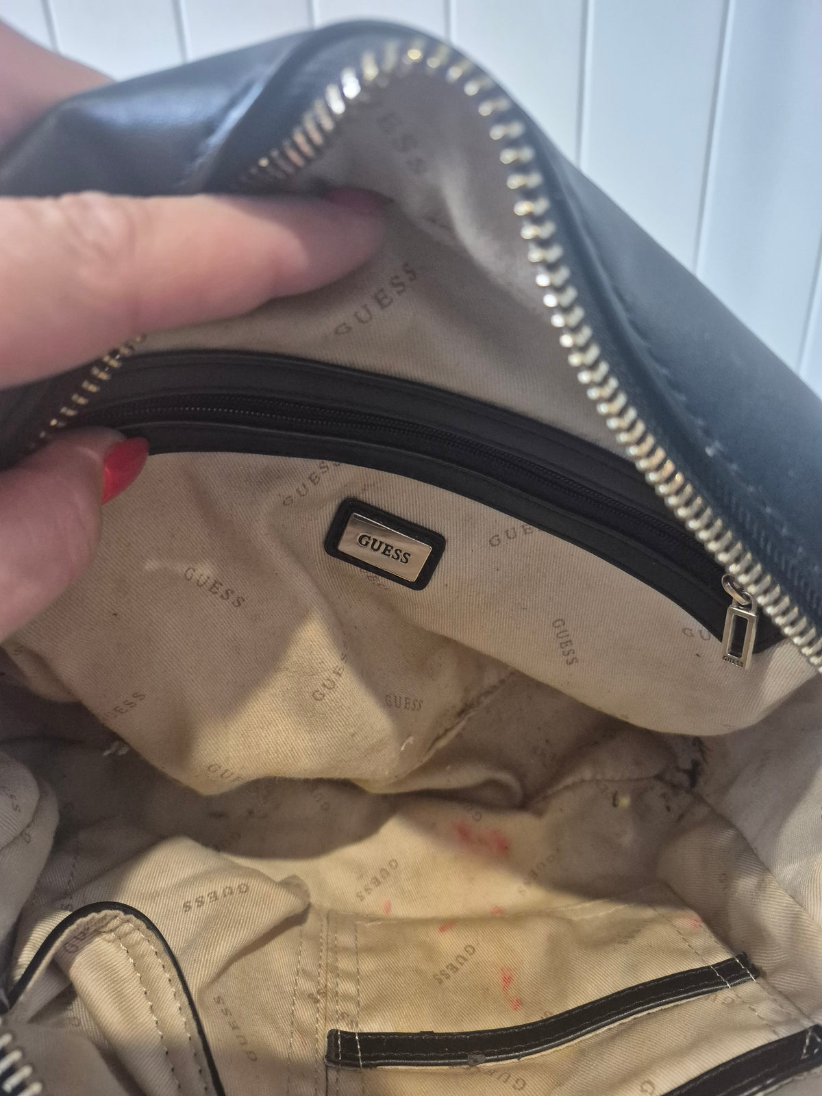 LAT03 - GUESS Shoulder bag Black