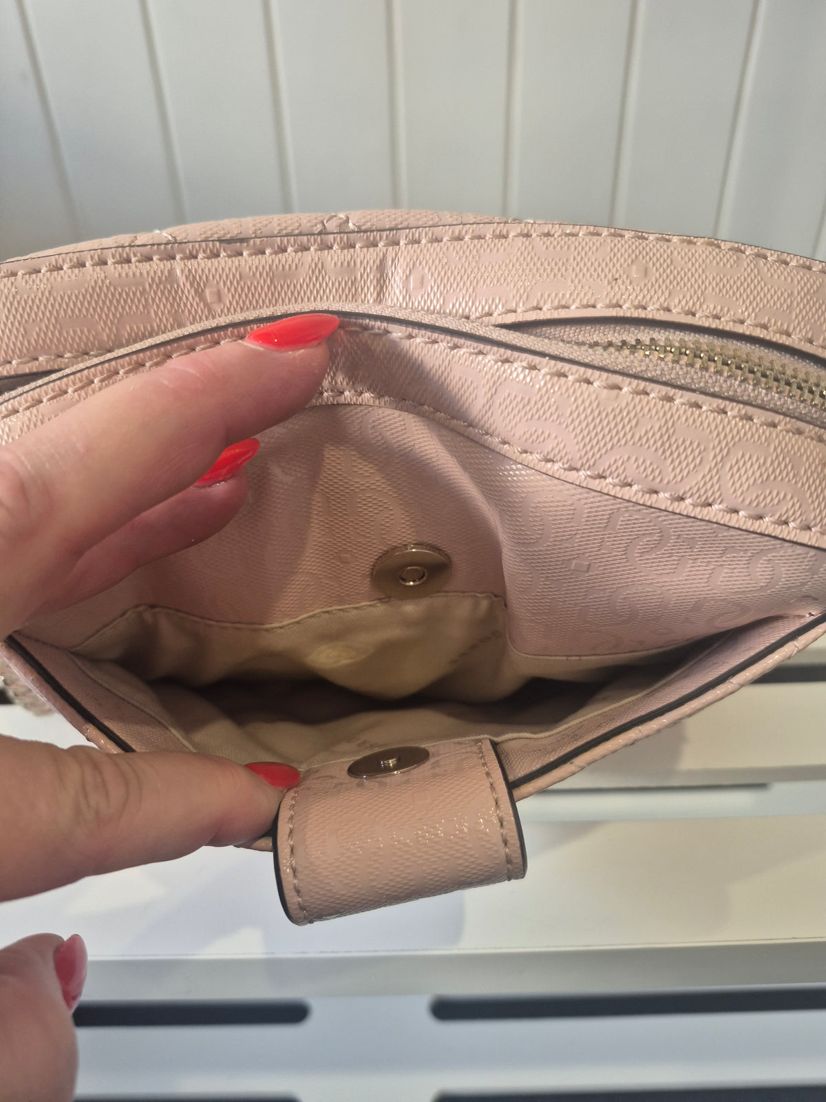 LAT02 - GUESS Crossbody Bag Blush